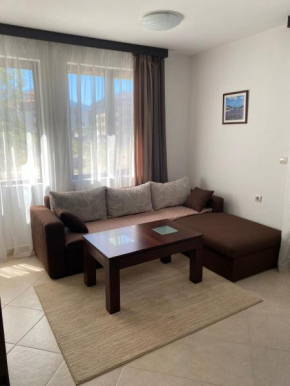 Hill Top Studio Apartments